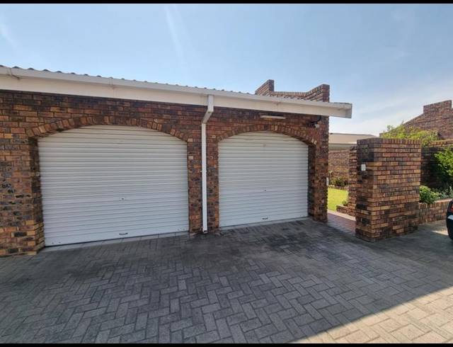 3 BEDROOM TOWNHOUSE FOR SALE IN THREE RIVERS